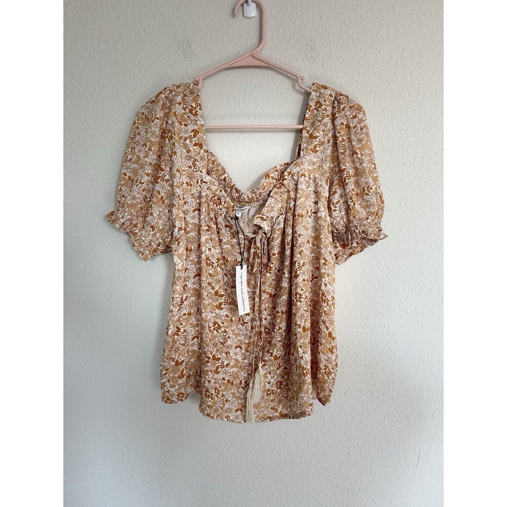 NWT Cupcakes And Cashmere Boho Cottage Floral Tassel Puff Sleeve Top Size Small